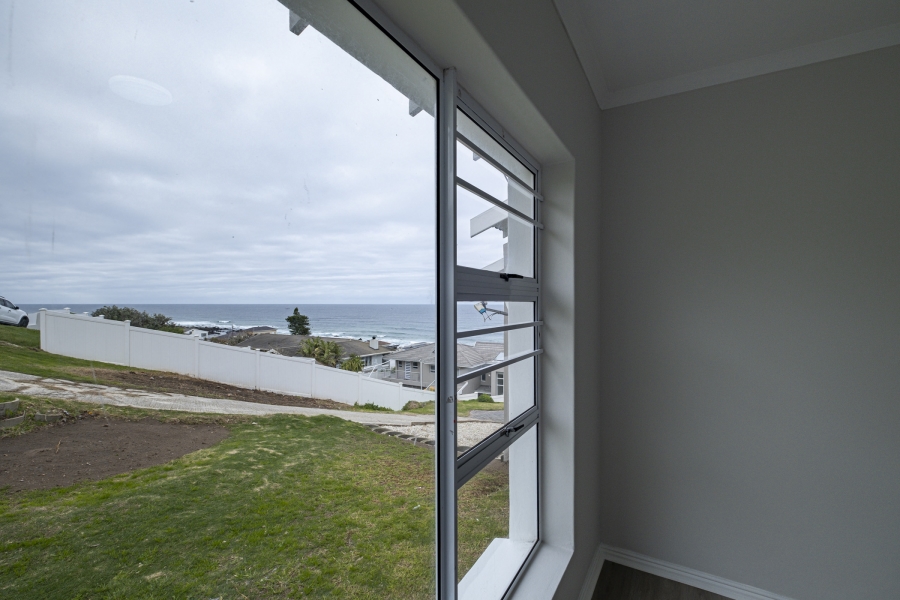 4 Bedroom Property for Sale in Seaview Eastern Cape